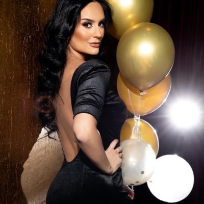 fernandaroda's profile picture. •Marketera y Diseñadora Grafica, especializada en Publicidad Creativa •Amante de Mi Tierra y mis raíces🟢⚪️🟢 •🤍Dios ante todo🙏🏻