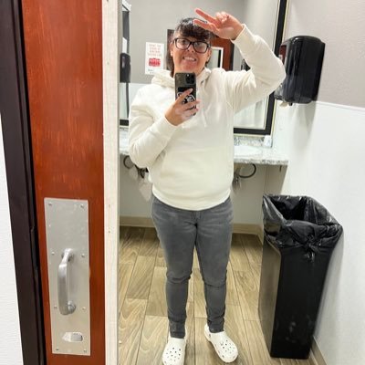 HeyItsAnaDR's profile picture. Stay Humble