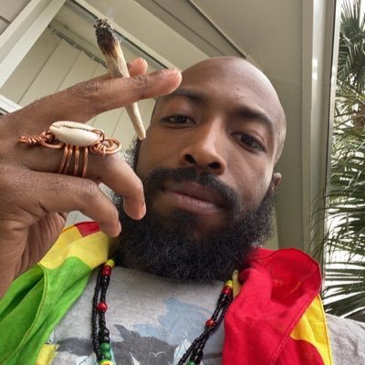 boatmanfisher_'s profile picture. ☀️♊️ 🌝♉️ 🌅♒️ Get your Sea Moss, Herbs and Spices from Rasta. 🌱💨 Your favorite travel agent as well 😍🚢🛩️🏨🚘