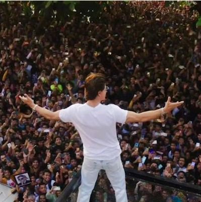 biggest fan of love himself @iamsrk