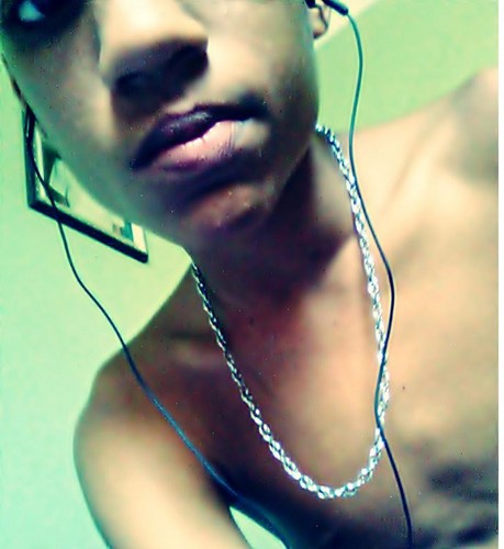 , eu cheguei robei α cenα , tú moscô & eu sαcudi .
αbαlei suαs estruturα ,e α suα mente estremeci . ! ♫ * $$$ *