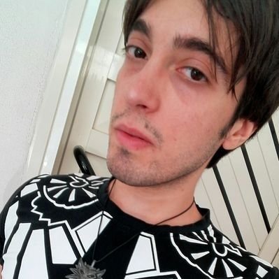 Science and physics | activist | gamer | can speak 🇮🇹 and 🇬🇧 Journalist | Founder of XR Napoli | @XRItaly @ExtinctionR
