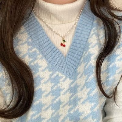 alovacuzy's profile picture. 🐚 . . . hype account. all thread about recomendation product on shoppe !  !  let's check it out . . ・゜. ・。.