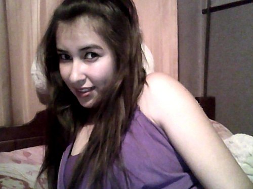soy muuy alegre sobre todo entre gente que amo, me encanta conseguir lo que me propongo, amo hacer locuras *-*  digo lo que pienso y eso po ;D