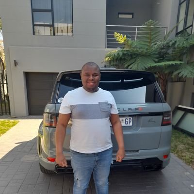 ThatoSechoaro's profile picture. Entrepreneur