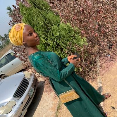 Fountain of Abundance ❣️✨
Your Favourite patterning Fashionista ✂️🧷👗
Aquarius Queen👧
Lady Physicist📌⚖️
Muslimah✨📿