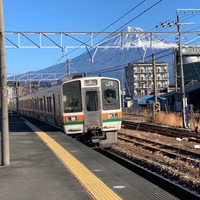 ラーメンと音楽と鉄道をこよなく愛するおじさん。大好物は炭水化物。最近はビジホステイで現実逃避&ご当地グルメもしてます。イマソラ、キリトリセカイも最近のお気に入り。無言フォロー、いいね、失礼いたします。DM✖️