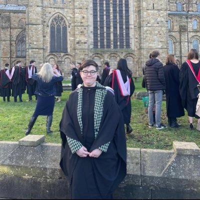 ellieb_0's profile picture. 23. durham mchem grad. chemist + socialist
