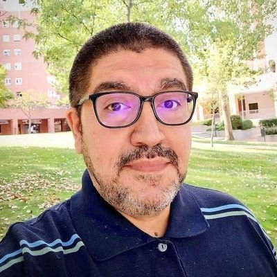 Lo único constante es el cambio. Proletario en Matrix. In Itinere Survivor. Podcaster amateur en @ultimosfeed y @elbarbedel. Anarquista de sofá. Madridista.