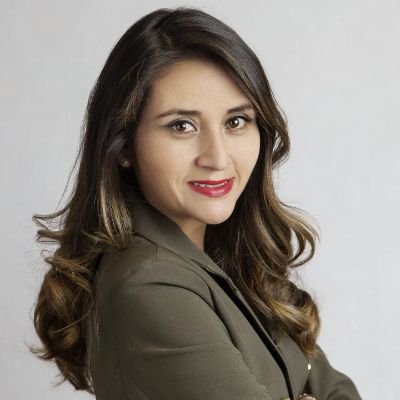 Especialista en comunicación y Asuntos Públicos.
Experta en comunicación con enfoque en economía, negocios, política, género y desarrollo.