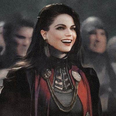 A dor cria o autor. (Charles Bukowski) Autora independente, escrevo umas histórias boiolas. Fantasia, Syfy.(They/She) ig: writerearp 🏳️🌈 fan account