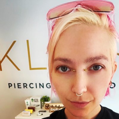 Professional body piercer in the Chicagoland area - this is my adult online portfolio! 18+ only please!