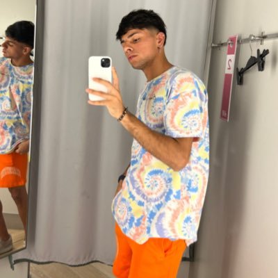 alexisguasch6's profile picture. 14/2♒ Diseñador gráfico Instagram:@alexis_guasch😋