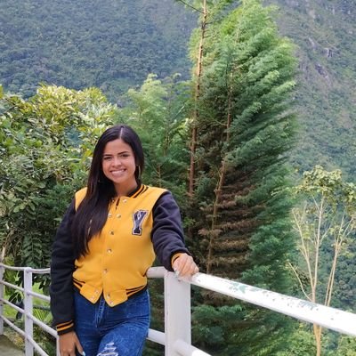 Amazonas/Venezuela.🇻🇪
Enamorada de la Espiritualidad Juvenil Salesiana. Estudiante de Psicología.

De una doctrina Centro humanista💛🖤