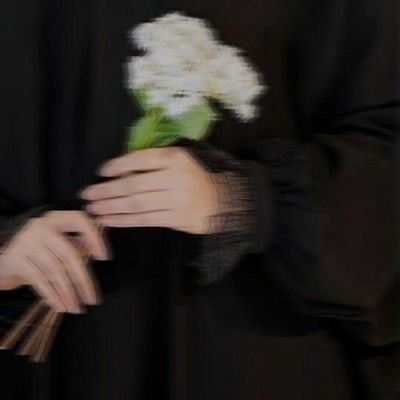 والله ما لنا إلا اللهُ في ما مَضى، وفي ما بقَى، وفي ما هو آتٍ.💜💙