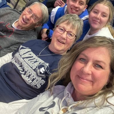 Robin_5312's profile picture. Christian, Wife, Mom of 3, School Nurse(Woodland Elementary School/RN, BSN), Colerain Alum, UC Bearcat 🐾 ❤️🖤. ❤️Philippians 4:6-7❤️