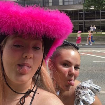 d_hopwood05x's profile picture. I’m here, right here, wishing I could be there for you x (ifb!!!)