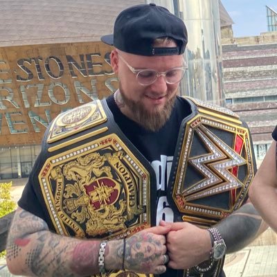 Twitch Affiliate💯 Trainee Wrestler @NWW_WestMidland with coach @Flash_Morgan // TikTok @thepigeonsing // https://t.co/wwH151hIEc