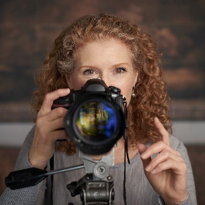 Experienced and creative photographer for over twenty-five years ~ I make people and things look pretty.