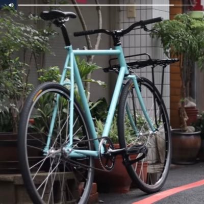 EmotnlDamage's profile picture. 