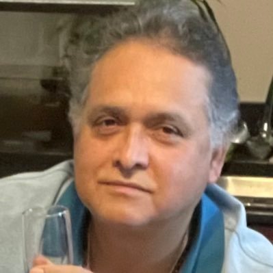 HugoEsp36199085's profile picture. todos contra uno ( Los fachos. )