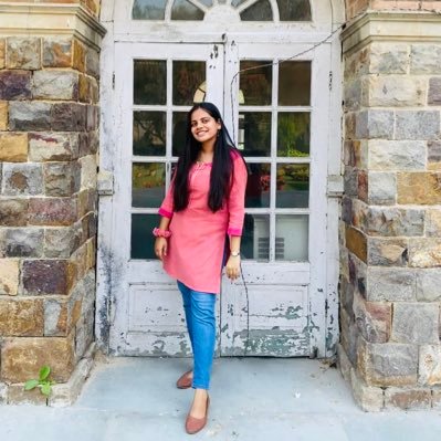 _hoodoverhead_'s profile picture. she/her || in the 20s || caffeine & curiosity || “an artistically flawed character”