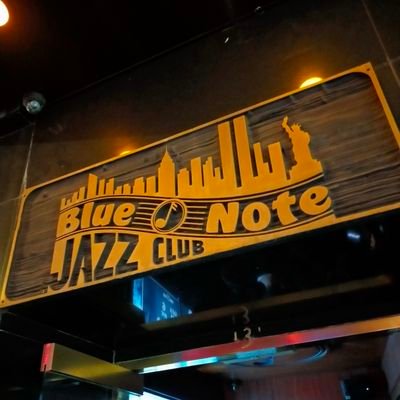 Hiro__SG's profile picture. シンガポール4年目｜2児パパ｜WSET2🍷｜テニス🎾｜好きな漫画はワールドトリガー、ベイビーステップ、ブルージャイアント、キングダム📚