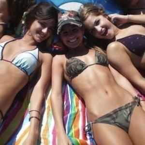 LivviWest's profile picture. Cali ♥ swimming & gymnastics. Music is my LIFE ♥ Incubus, Coldplay, Paramore, 30STM, The Beatles, Radiohead and MOAAR!!