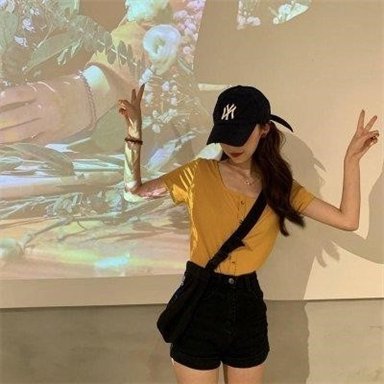 mochan29527182's profile picture. 貧困からの成り上がり人生💖
スマホビジネスで起業して気づけば4社を経営💸
最近は稼げる方法を教えたり現金プレゼント企画をしています♥
今ラインで繋がった方は限定でお金配りキャンペーンにご招待します🍁
まずは気軽にフォローして下さい✨