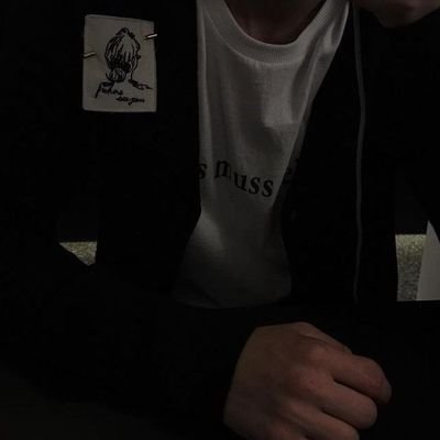 deadhumannnnn's profile picture. 