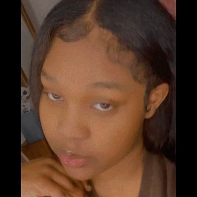 dhezireeeee's profile picture. 