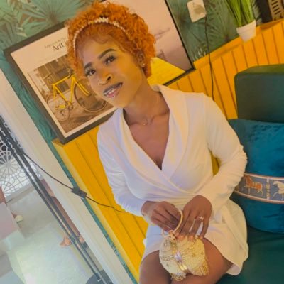 jollyv737's profile picture. Singing