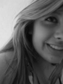 ThaianeNogarol's profile picture. Já que está aqui, segue (: