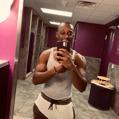 pod caster 👨🏿💻🤳📈🧠Certified Hustler🤑💵, Artist ✏️📃🦍💯💪🏿, rebel 💂🏿💪🏿💯and God Believer 🙏🏿