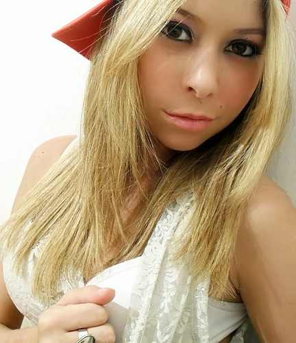 __Loirinhaaah's profile picture. Amanda, 15 anos , 23/04 , amarelo, chocolate
solteira, segue?