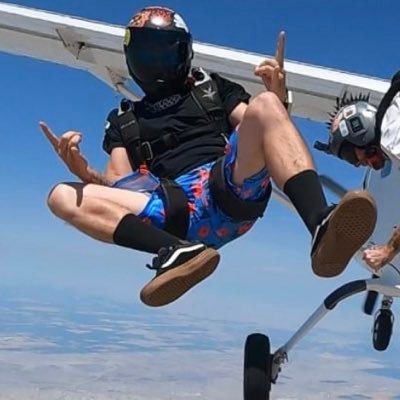 G-Pack Husband and Father
Former Army Airborne 11BangBang
Skydiver
Business Owner
Veteran Advocate
Disney Dad