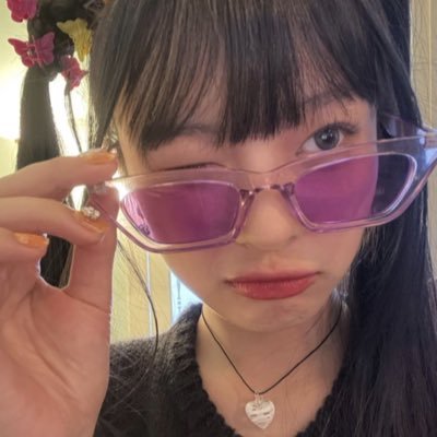 หลุมในหลุมในหลุม fan account
