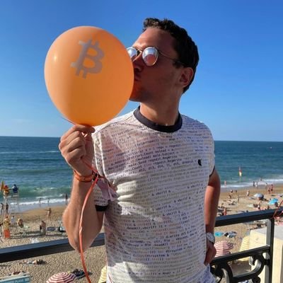 Co-founder @BBGreenServices
COO @GwensasM
Mineur depuis 2012, passionné par les cryptos et leurs écosystèmes.
