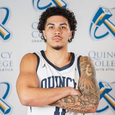 QC MBB ‘23 WMBB ‘25 6’2 185lbs GPA: 3.0 PG/SG Email: dwilliams888@icloud.com