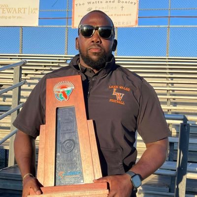 I’m a educator & a coach. Life is about finding ur passion and purpose I love what I do. Blessed and highly favored!!! LWHS Offensive Coordinator 🧡🖤