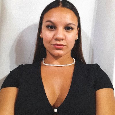 karenbavaud1's profile picture. Bailarina 💃
Quien canta, 
sus males espanta...❤️✨🎤