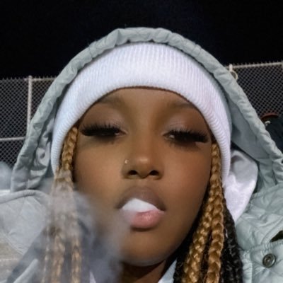 taniaaxo11's profile picture. ig: @yoogirlniaa ☺️