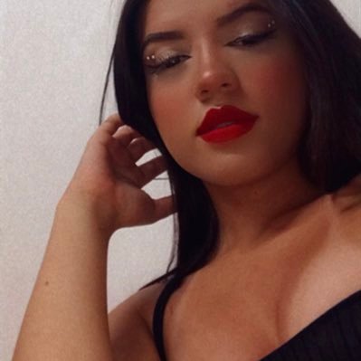 nicolybevilaqua's profile picture. 55+ 021