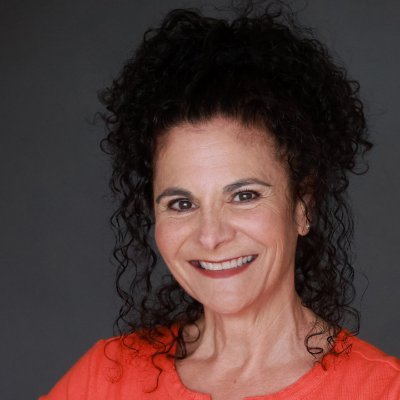 Actor, Voiceover Artist with Home Studio, Singer, Hip Mom, Cool Wife -- Living & Loving Life!!!  Check out https://t.co/Wzd2V32gcR