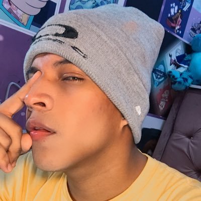 contenido exclusivo al dm🍆🎆 leo🐯 soy chico juguetón de 23 años juegas conmigo😈