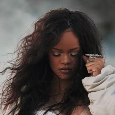 Be Happy! peace, love and Robyn Fenty!!