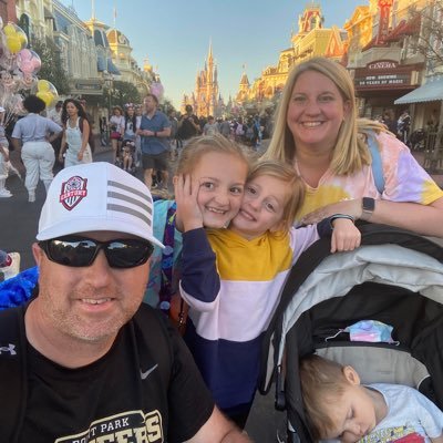 Associate AD & Director of Athletic Comm. @PointParkSports • SID @RiverStatesConf • Pittsburgh, Pa. • Member CoSIDA & NAIA-SIDA • Husband to @DisneyMomAtHome