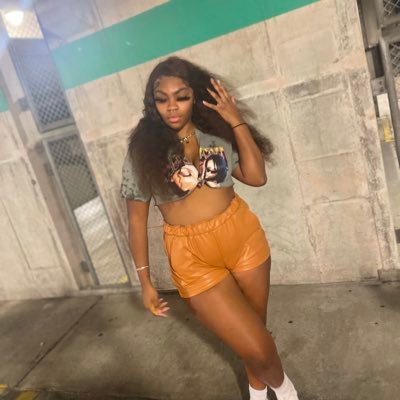 📸| Youtube: LifewithJessTheDoll 🎀| Beauty & Fashion + More 📩 Management Seeking 📍| St. Petersburg, FL