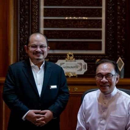 Setiausaha Politik Kanan kepada YAB Perdana Menteri @anwaribrahim | Pengerusi Biro Antarabangsa @KEADILAN