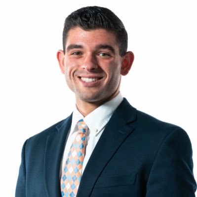 Sports Broadcaster 📺 📻🎙️ \ A coach once said I have the best hair in the Big 12 \ @SyracuseU ‘19 🍊 \ Parlo italiano 🇮🇹 \ Your cousin from Boston